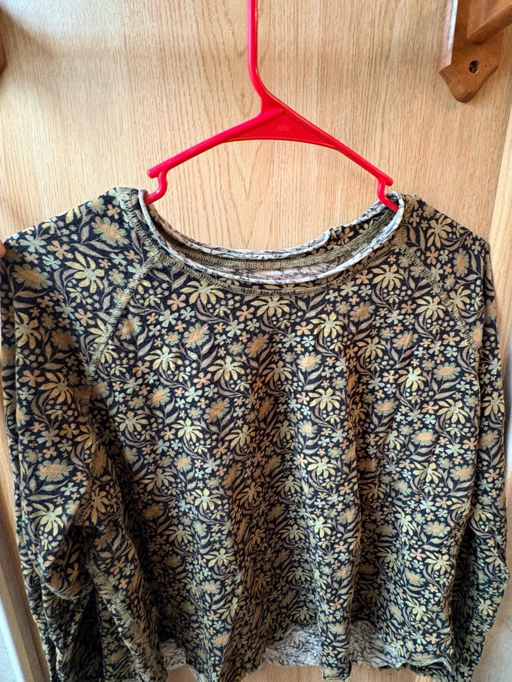 NATURAL LIFE Black and Tan Floral Long-Sleeve Top